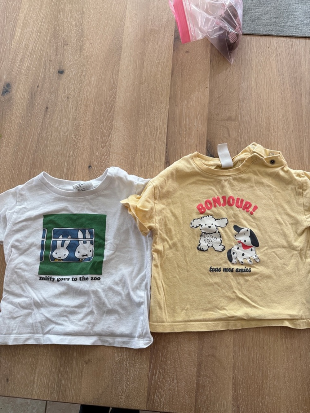 Uniqlo Yellow 'Bonjour' Puppy Graphic Kids Tee